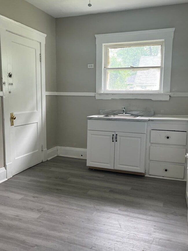 Photo - 11611 Fairport Ave Unit 11611 Fairport Ave - Down