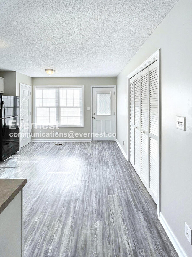 Photo - 320 Donna Dr