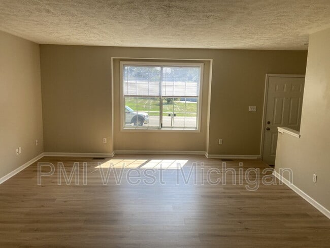 Photo - 2673 Woodmeadow Dr SE