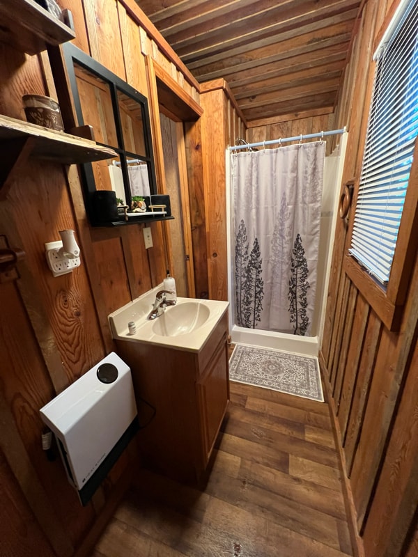 Photo - 496 Pearl Ln