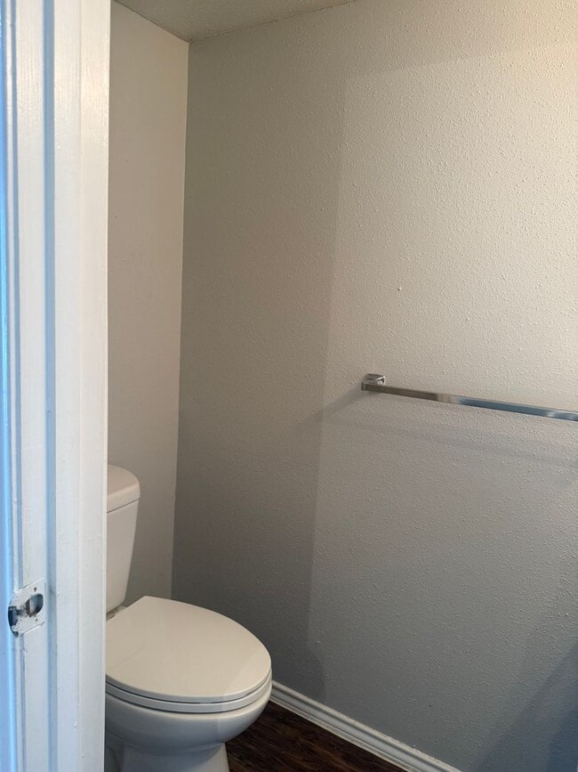 Photo - River Crossing - Near Downtown - 2BD /2.5BA - Townhome - Yard - Pet Friendly