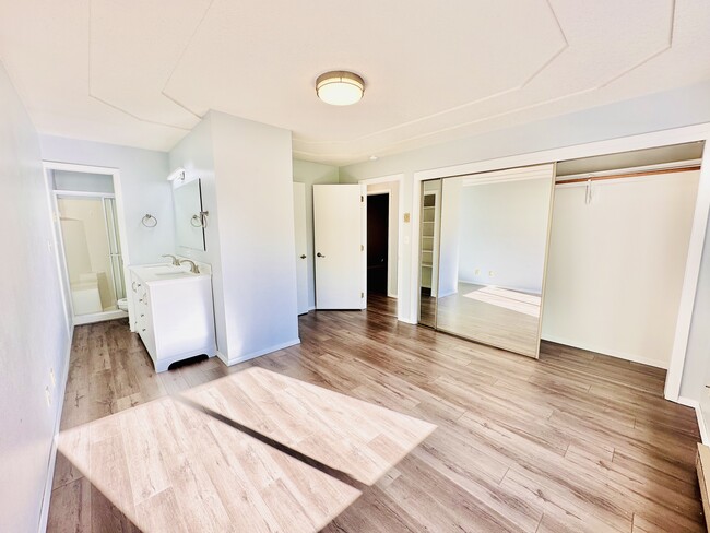 Photo - 1965 Mission Way S