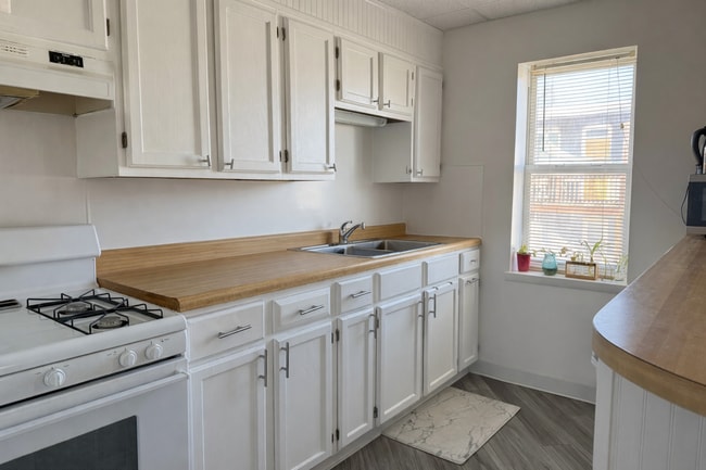 Photo - 44 W Liberty St Unidad #2