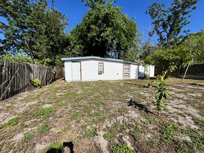 Photo - 1219 El Camino Rd Unit Apartment