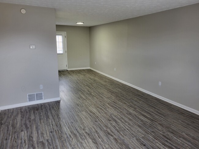 Photo - 335 Churchill Dr