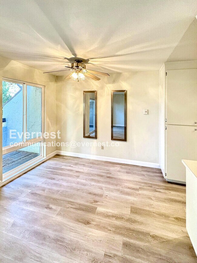 Photo - 283 Tradewinds Dr Unit APT 8