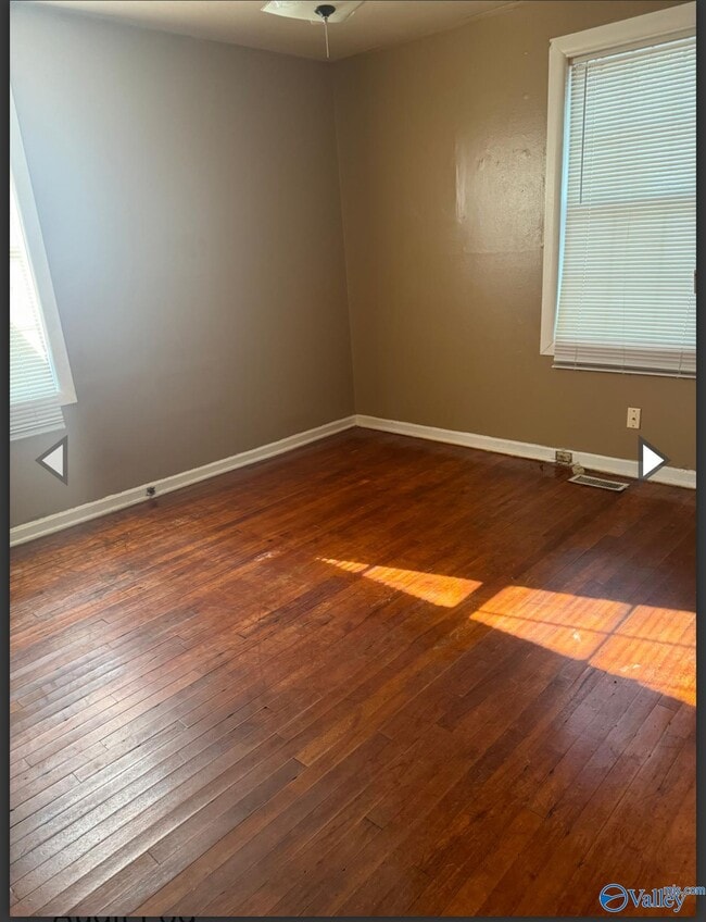 Photo - 801 Fairway Dr NW