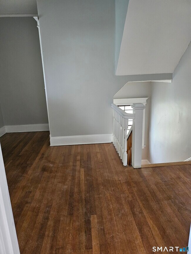 Photo - 71 Campfield Ave Unidad 2nd floor