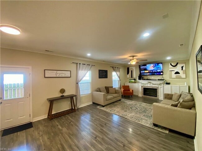 Photo - Stunning 4-Bedroom in Norfolk