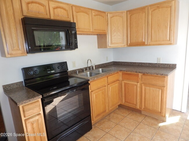 Photo - 1630 Agnes Ave SE