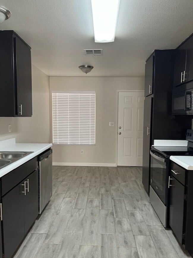 Photo - DBM9401 Unit 9401-C