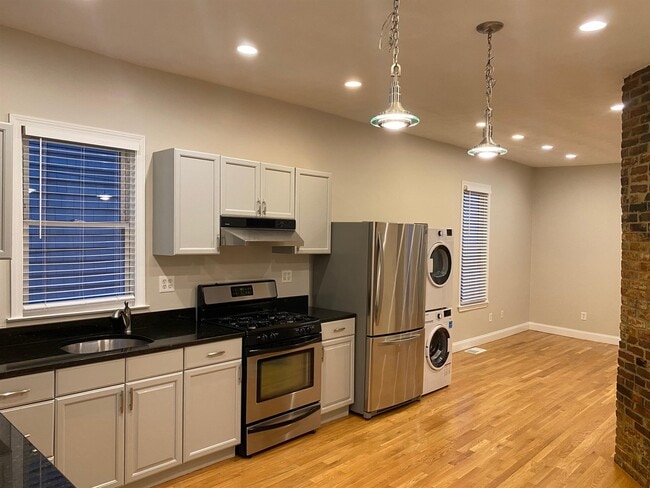 Photo - 13 Brighton St Unit 1