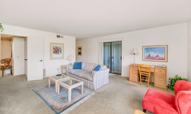 5223 N 24th St Unit 105