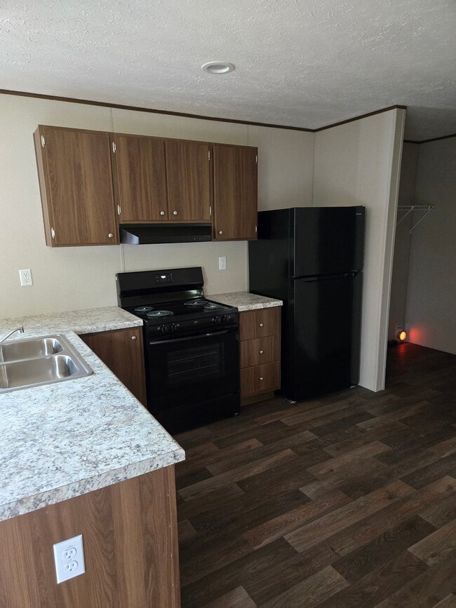 Photo - 22048 Newton Dr