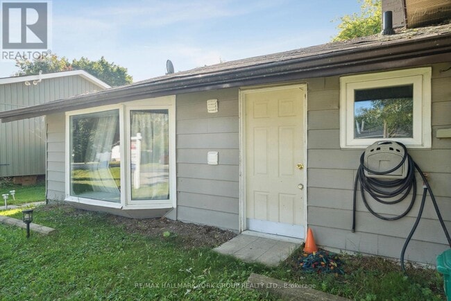 Photo - 351 Winnifred Dr