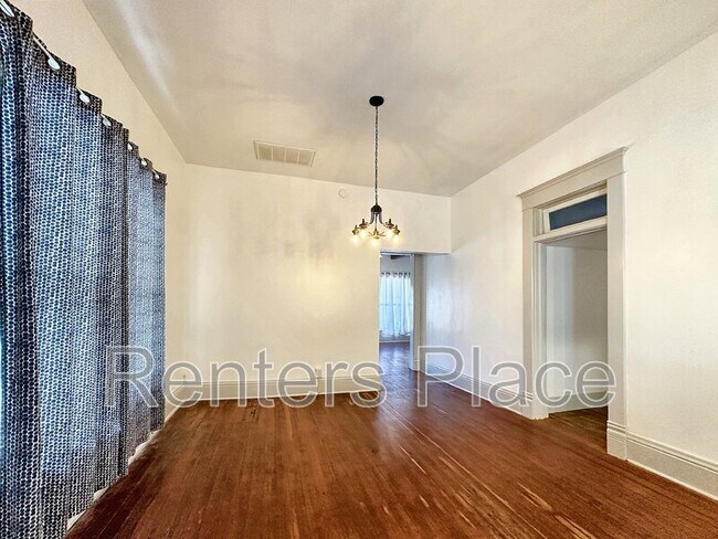 Photo - 321 E Greeley St