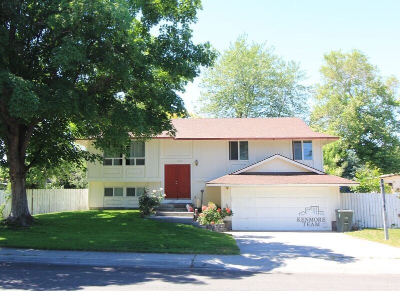 Photo - 2205 Carriage Ave House