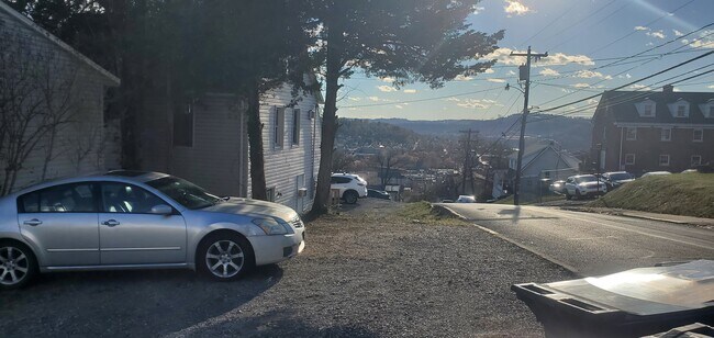 Photo - 806 Price St