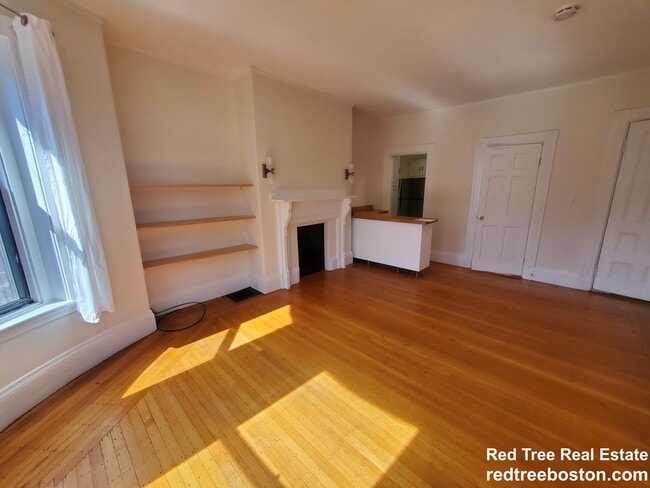 Photo - 429 Marlborough St Unit 3B