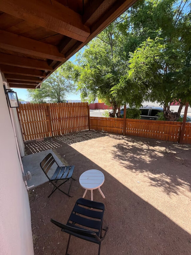 Photo - 1204 Sawmill Rd NW