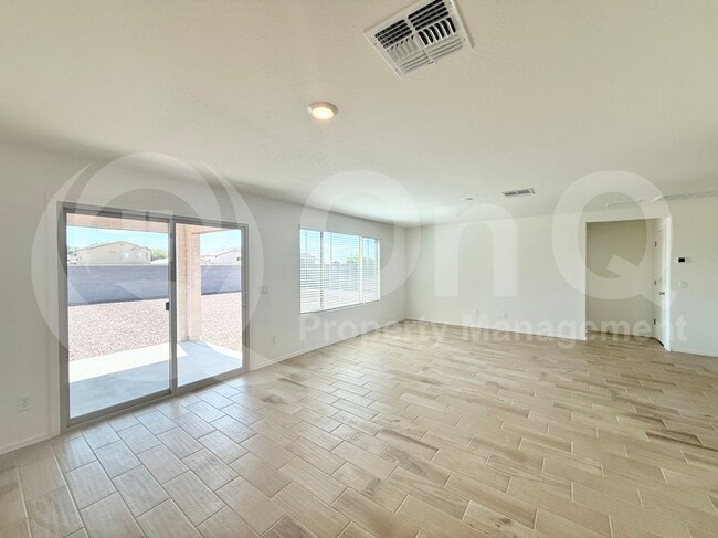 Photo - 1435 E Angie Dr