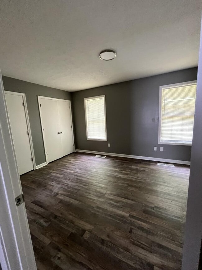 Photo - 155 Thomas St