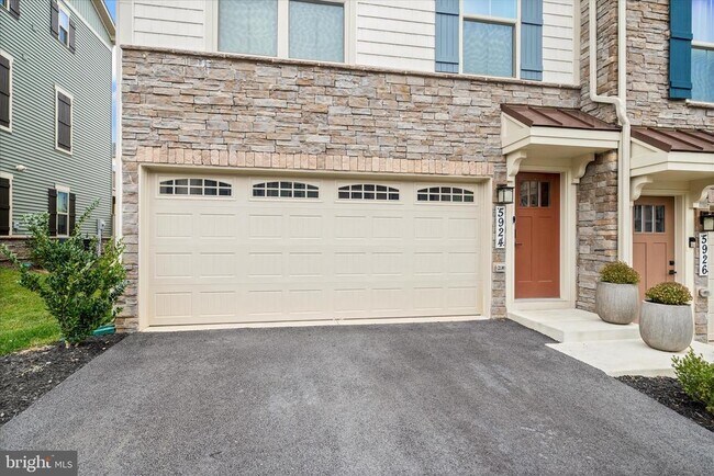 Photo - 5924 Pecking Stone St