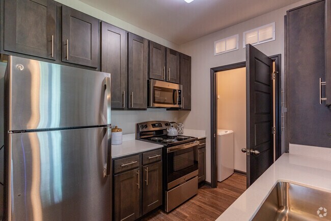 2BR, 2BA - The Concord - 980SF - Kitchen