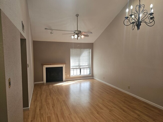 Photo - AWESOME 1 BEDROOM CONDO AVAILABLE IN THE M... Unidad 4