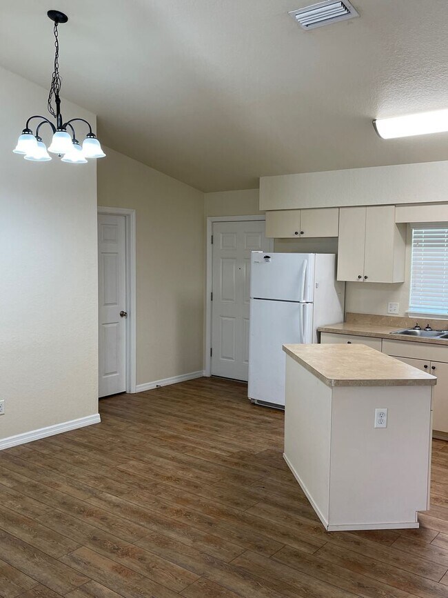 8118 Juniper Rd