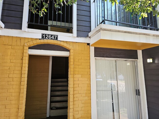 Building Photo - 12647 Ashford Meadow Dr Unit B Rental