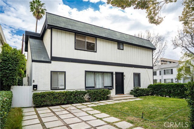 Building Photo - 400 N Maple Dr