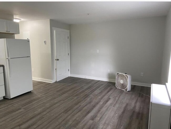 Photo - 45 W Main St