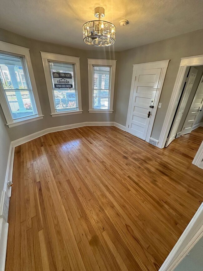 Photo - Fox St 164-166 Unit 164 Fox St 1st Fl