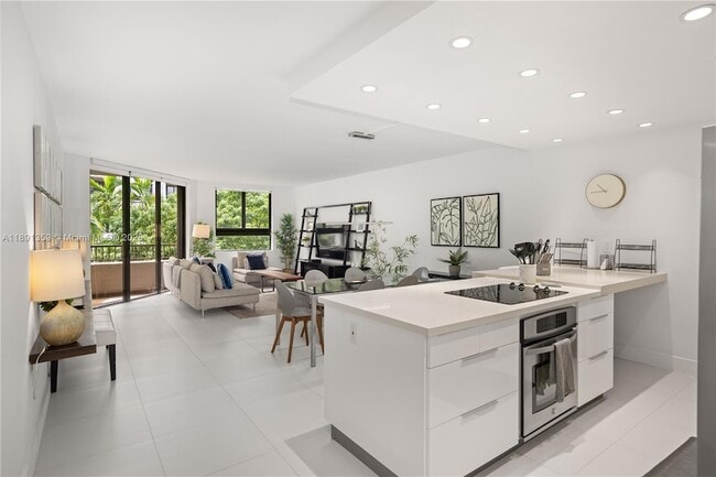 Building Photo - 101 Crandon Blvd Unit 379
