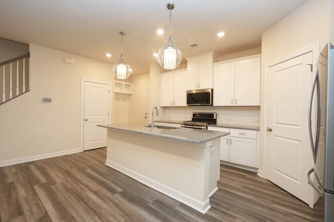 Photo - 12412 Larue Ln