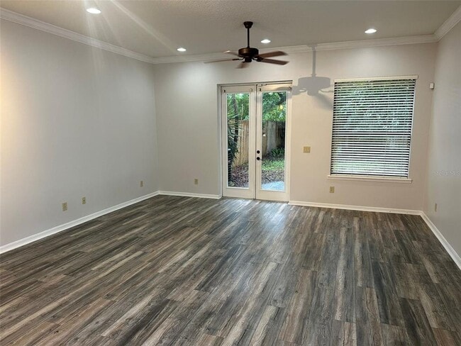 Photo - 116 E Esther St