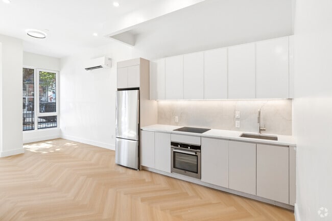 1BR, 1BA - 950SF - Kitchen
