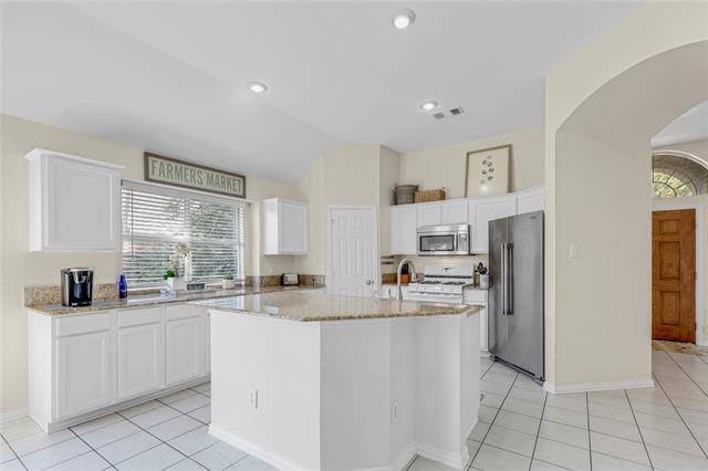 1438 Royal Oaks Dr