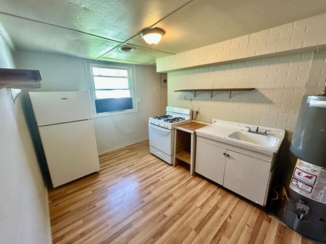 Photo - 1 Bedroom in Lexington! Unit 2