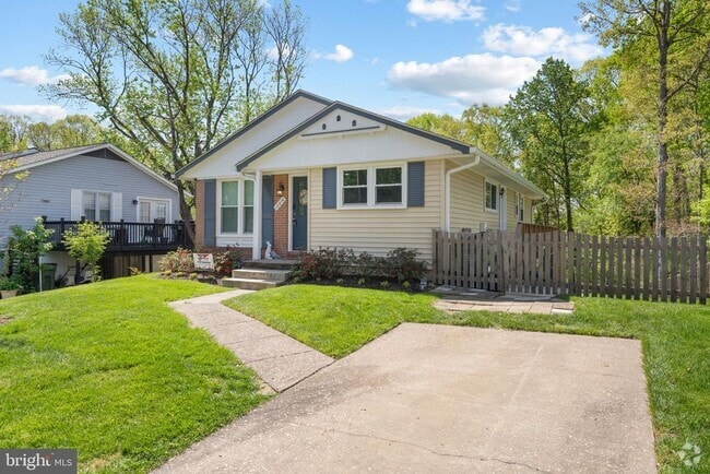 Building Photo - 12816 Greenhall Dr Rental