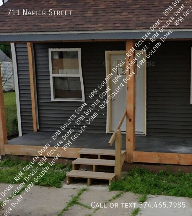 Building Photo - 711 Napier St