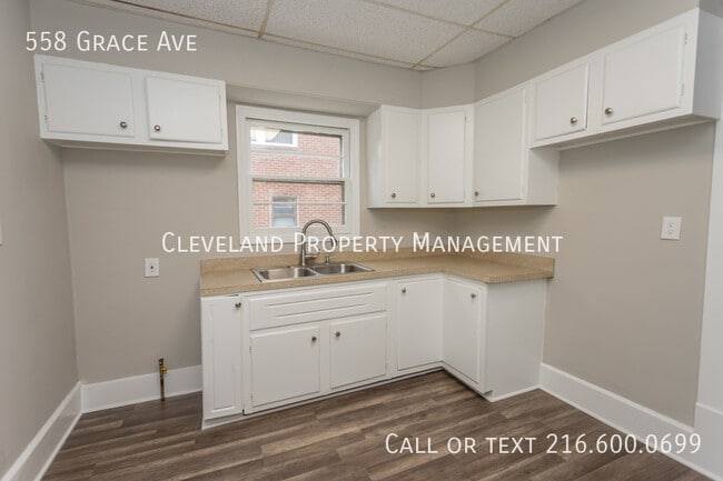 Photo - 558 Grace Ave