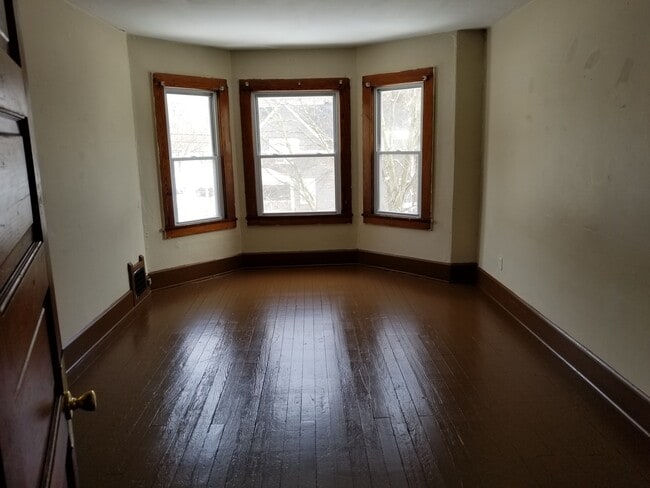 Photo - 606 W Main St