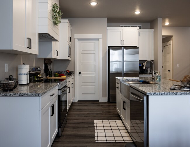 Photo - Refined 3-Bedroom Townhome in Sugar City | Spacious Layout, 2-Car Garage & Modern Finishes