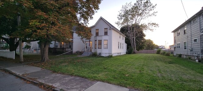 Photo - 628 25th St