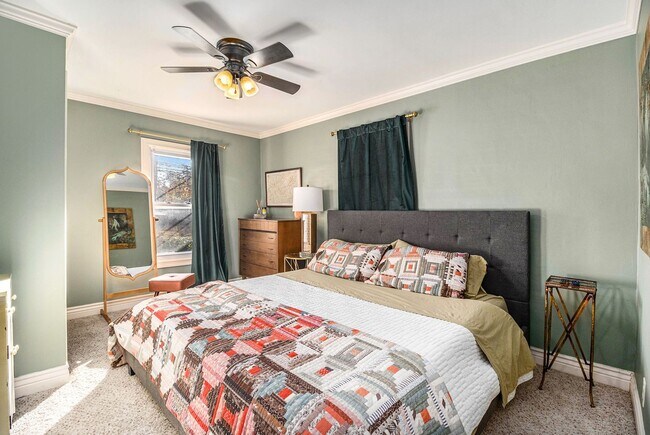 Photo - 3 BED 2 BATH BUNGALOW STYLE HOME IN FERNDALE ------ W. CHESTERFIELD