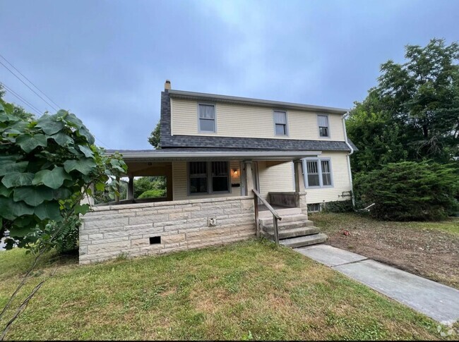 Building Photo - 328 S Arbutus Dr Rental