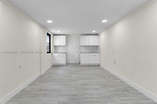 Photo - 725 SW 1st St Unit 1