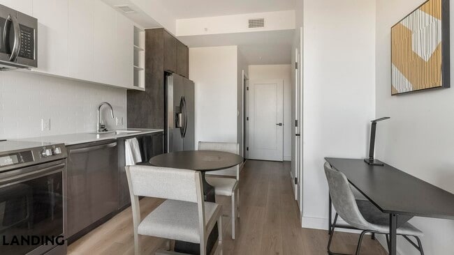 Photo - 632 Howard Rd SE Unidad 434